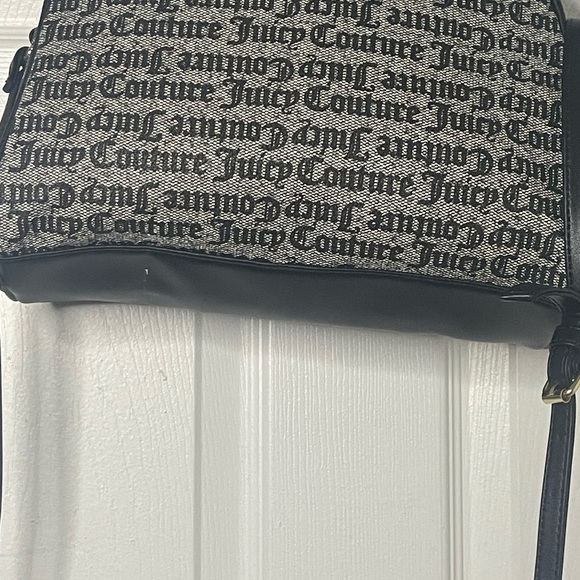 Brand new with out tags. It’s black and white. - Picture 4 of 4